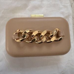 Elisabeth’s franchi clutch